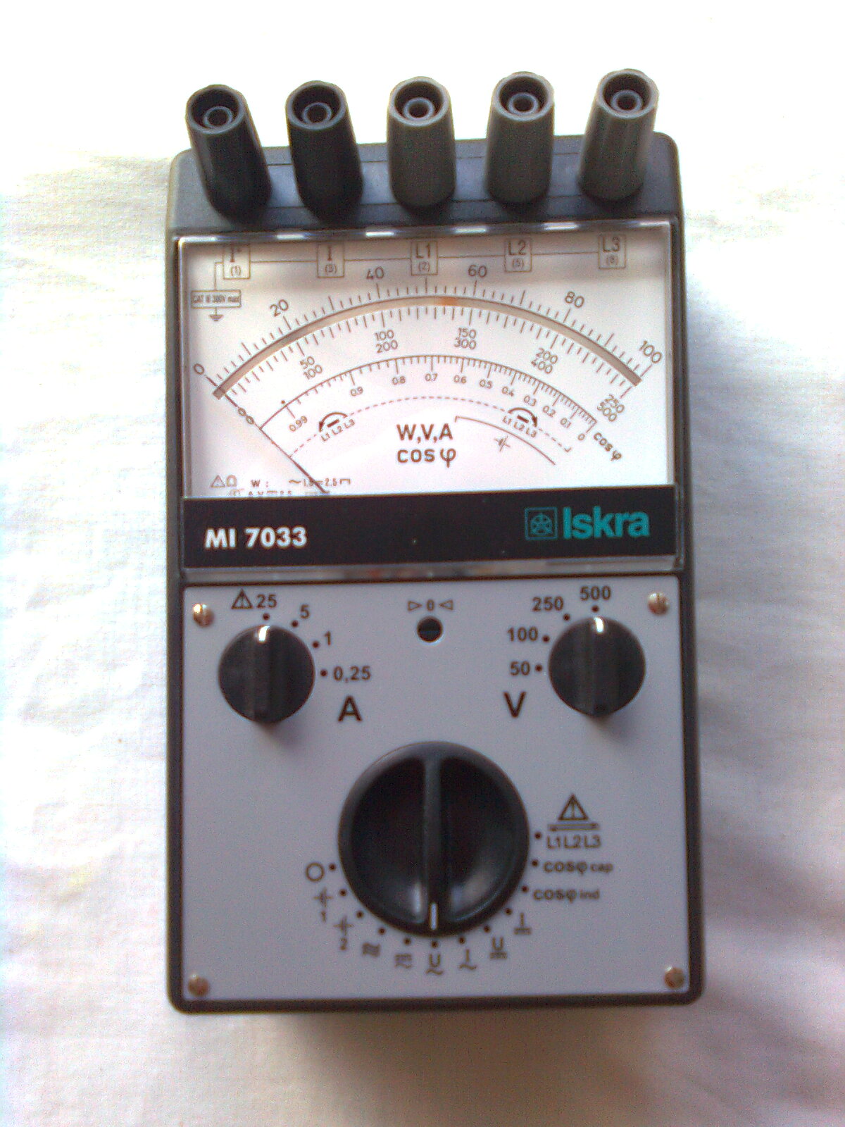 MI 7033 : Meter - Single /3 Phase - dc/ac Power, multi function Image